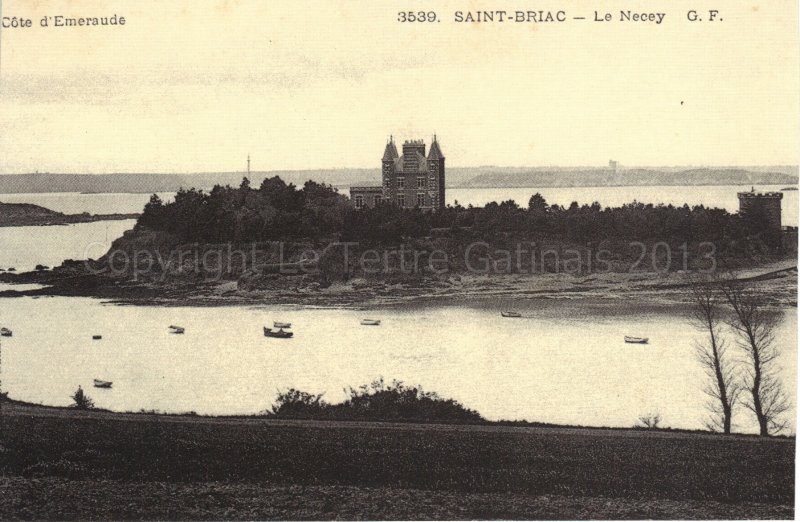 Saint Briac sur mer le chateau du Nessay et le mouillage du Bchet