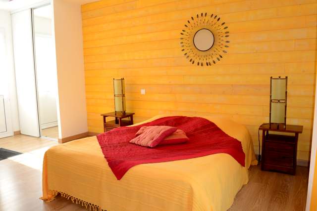 Sun colours bedroom B&B